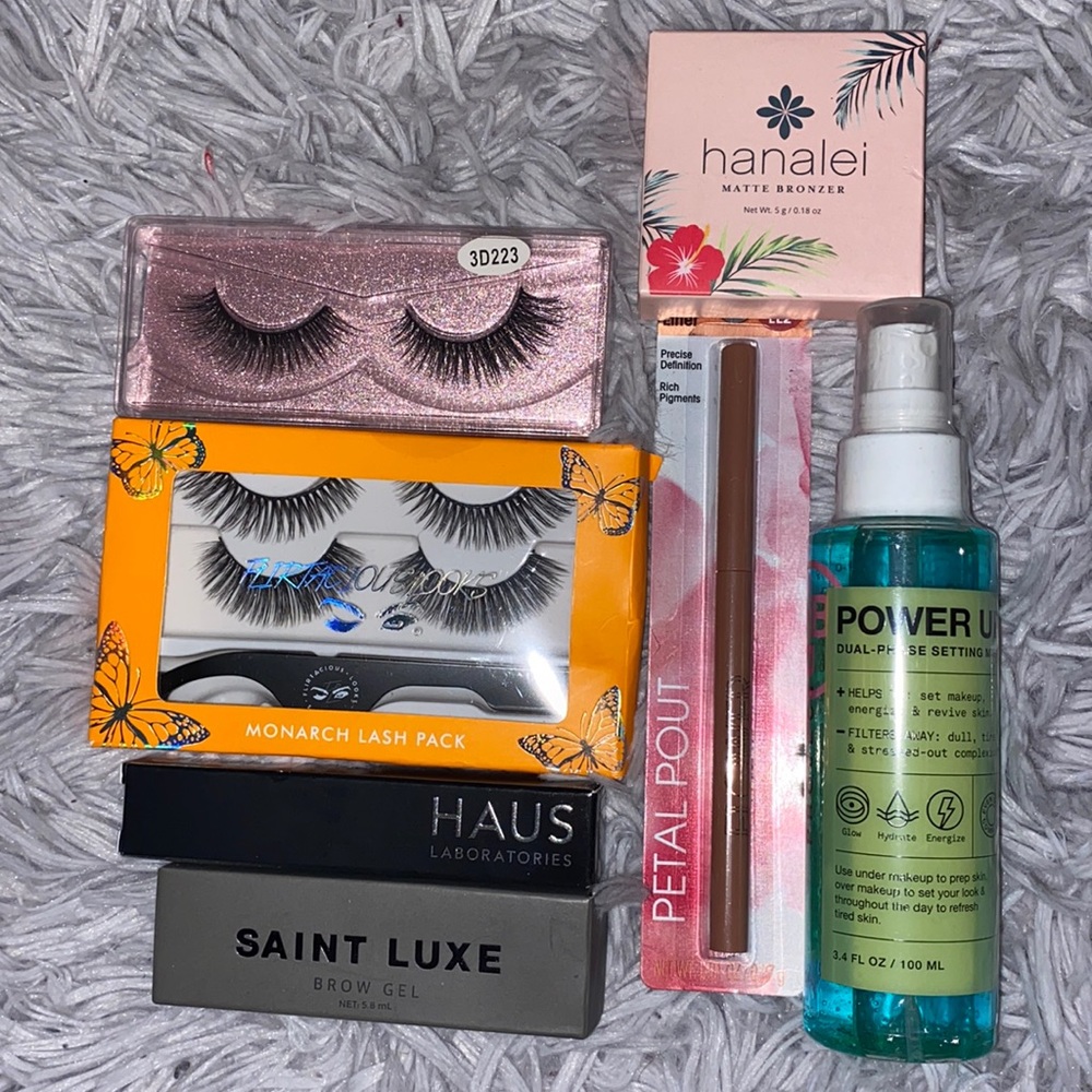 Makeup bundle
